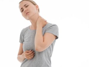 Dolore al collo: cause, sintomi e rimedi