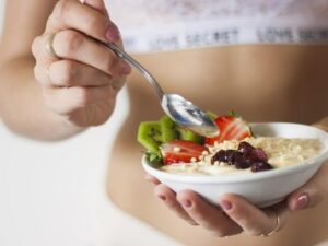 Cibi e alimenti per sgonfiare pancia e stomaco: quali sono?